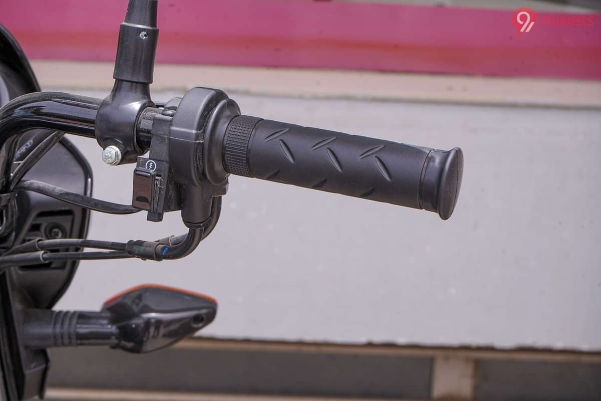 Honda Shine 100 Right Side Handelbar Throttle Grip
