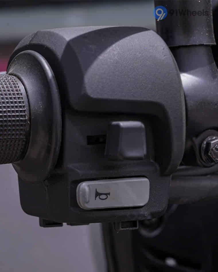 Handlebar & Console Area - 2