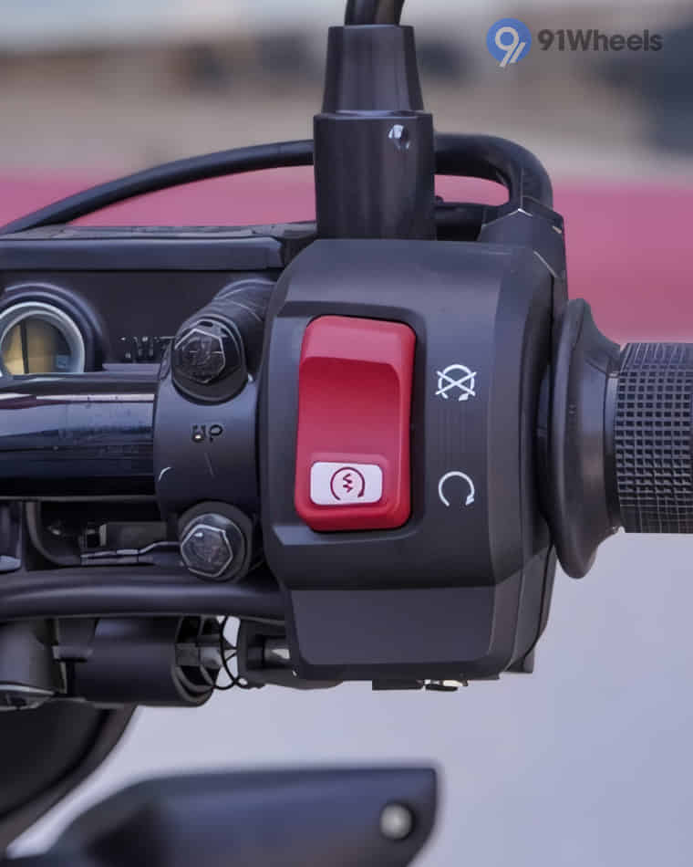 Handlebar & Console Area - 9