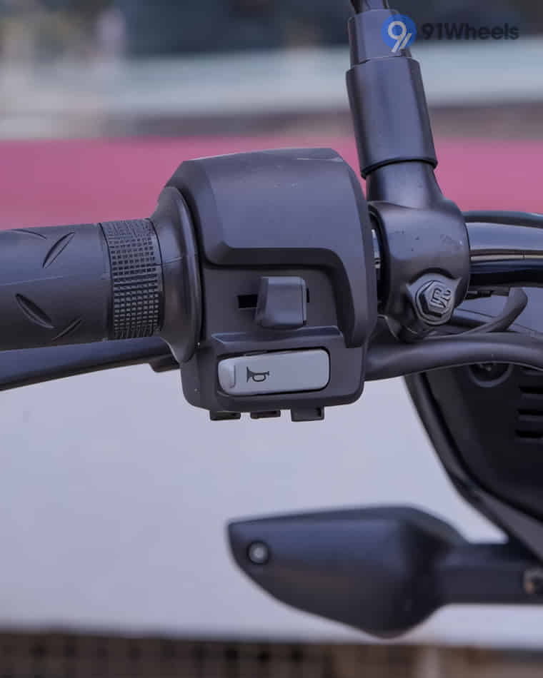 Handlebar & Console Area - 4