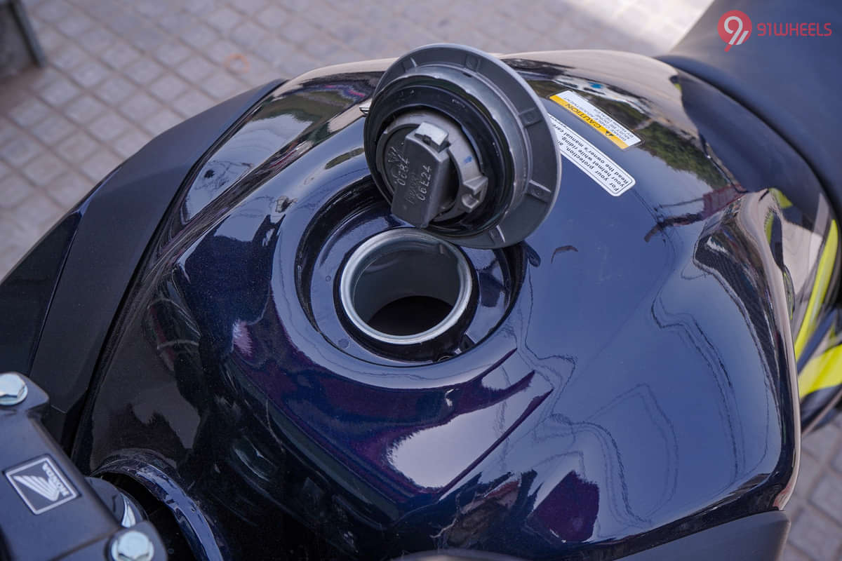 Honda SP 125 Open Fuel Lid