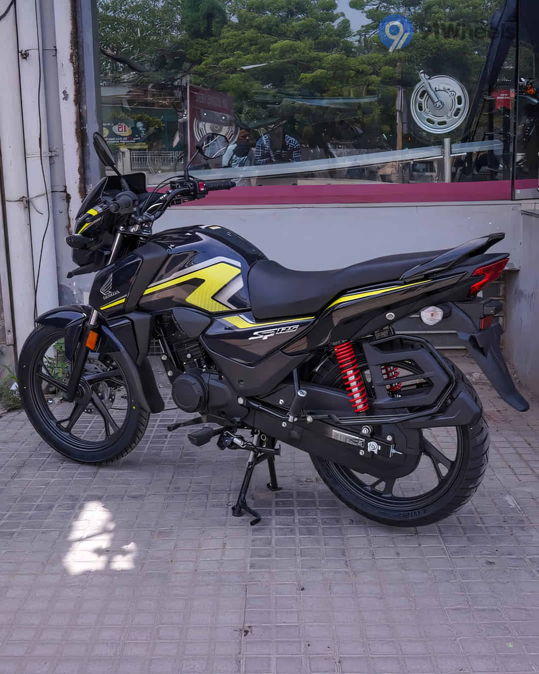 Left Rear Three Quarter Left Rear Three Quarter