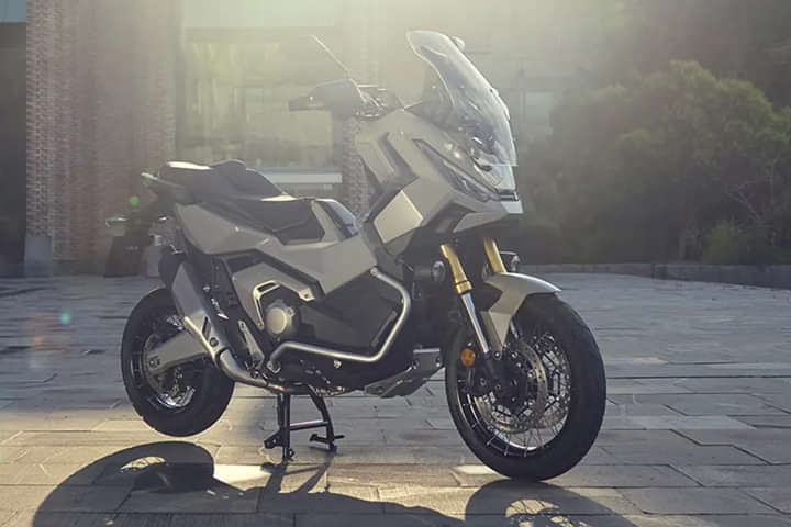 Honda X-ADV Main stand