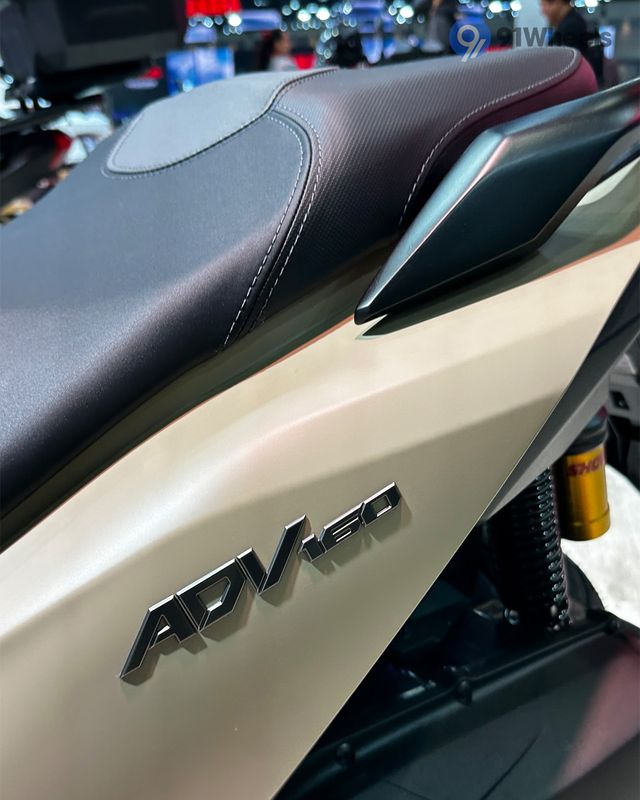 X-ADV 2025-2026 Left Side Body Panel Badge