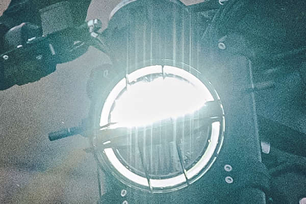 Husqvarna Svartpilen 250 Head Light