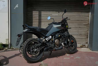 Husqvarna Svartpilen 401 Right Rear Three Quarter Husqvarna Svartpilen 401 Right Rear Three Quarter