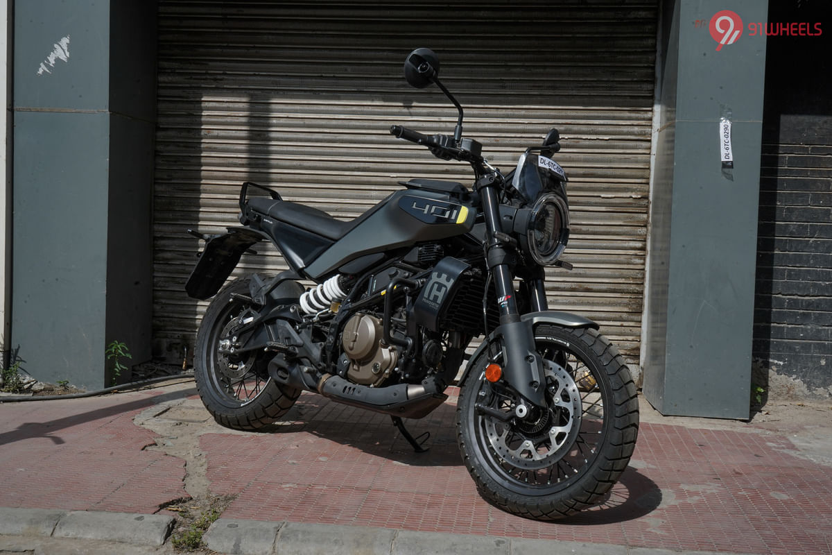 Husqvarna Svartpilen 401 Right Front Three Quarter