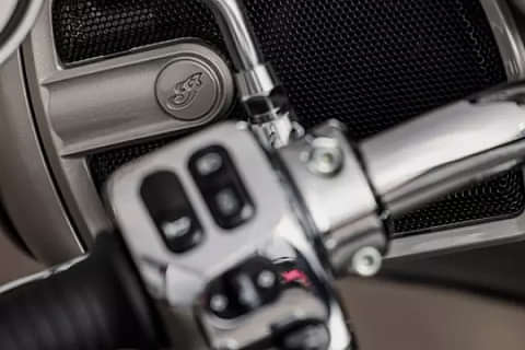 Indian Motorcycle Chieftain Limited Silver Quartz Metallic Right Side Handelbar Throttle Grip