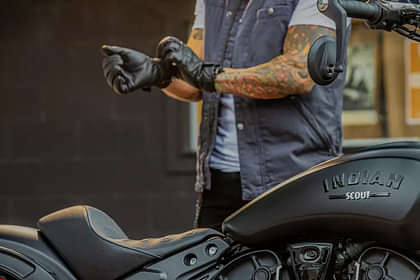Indian Motorcycle Scout Rogue Black Smoke Rider Seat
