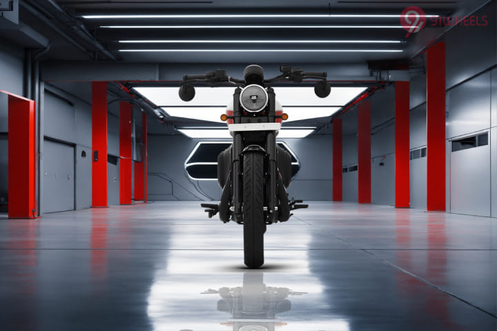 JAWA 42 Bobber Front View