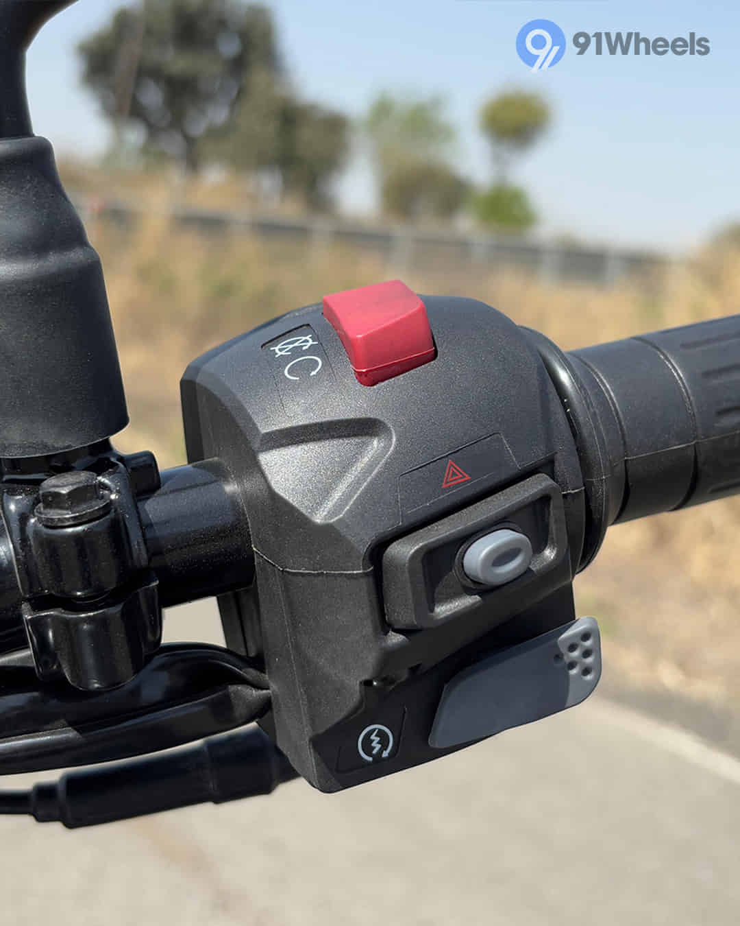 Multifunction Switchgear Right