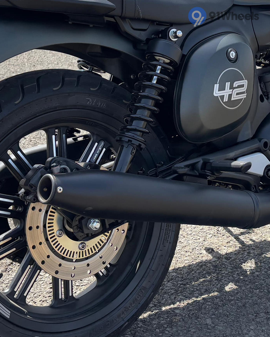 Engine & Exhaust - 4 Engine & Exhaust - 4