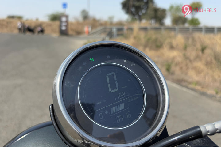 JAWA 42 FJ TFT / Instrument Cluster