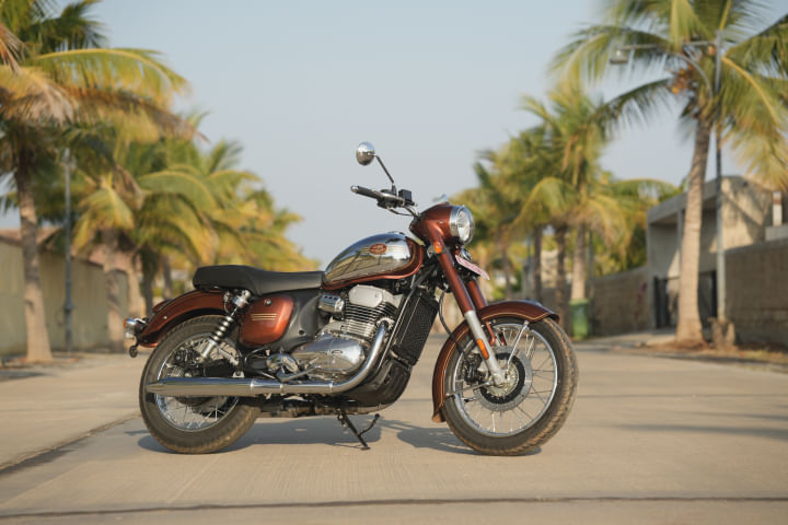 Jawa 350 Right Side View
