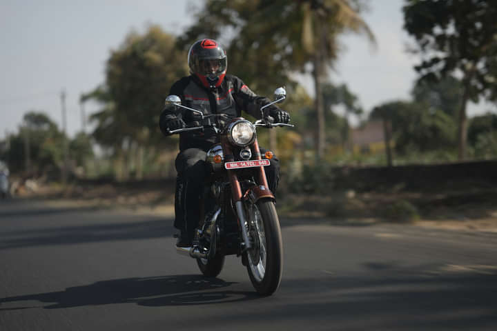 Jawa 350 Riding Shot