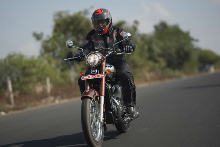 Jawa 350 Riding Shot