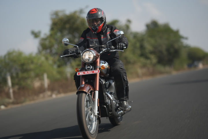 Jawa 350 Riding Shot