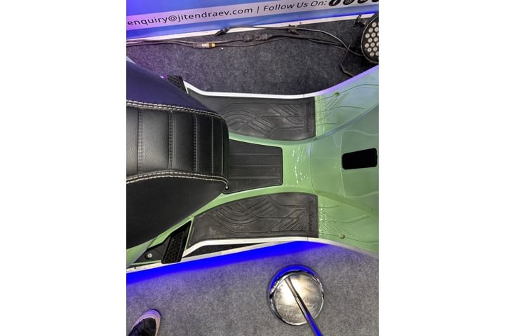 Jitendra EV Yunik Floorboard