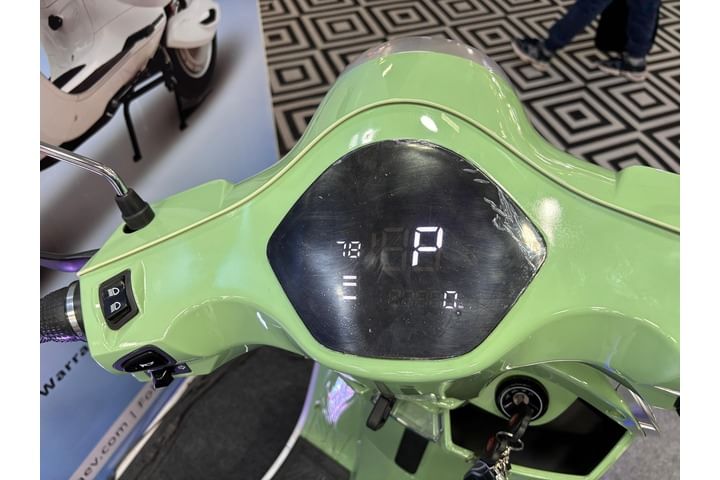 Jitendra EV Yunik Instrument Cluster