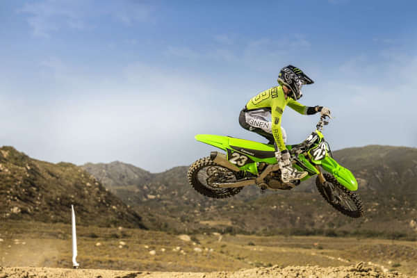 Kawasaki KX 250 Cornering Shot