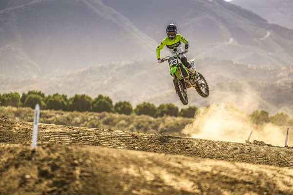 Kawasaki KX 250 Cornering Shot