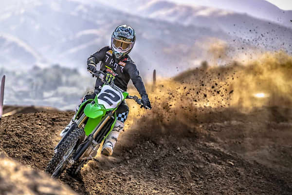 Kawasaki KX 450 Cornering Shot