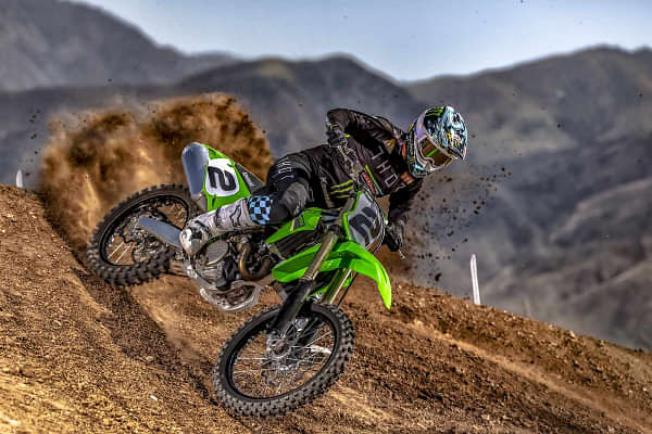 Kawasaki KX 450 Riding Shot