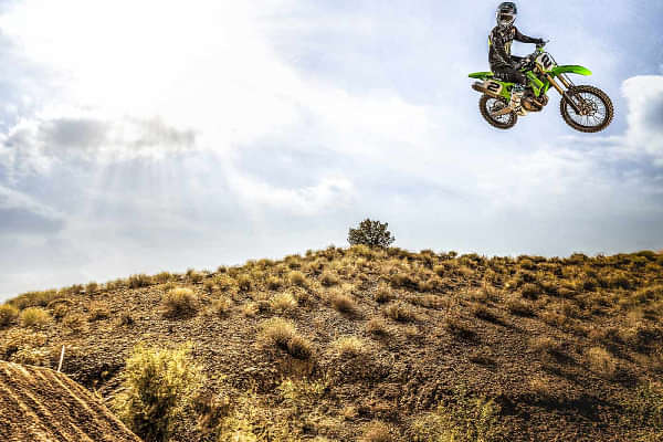 Kawasaki KX 450 Cornering Shot