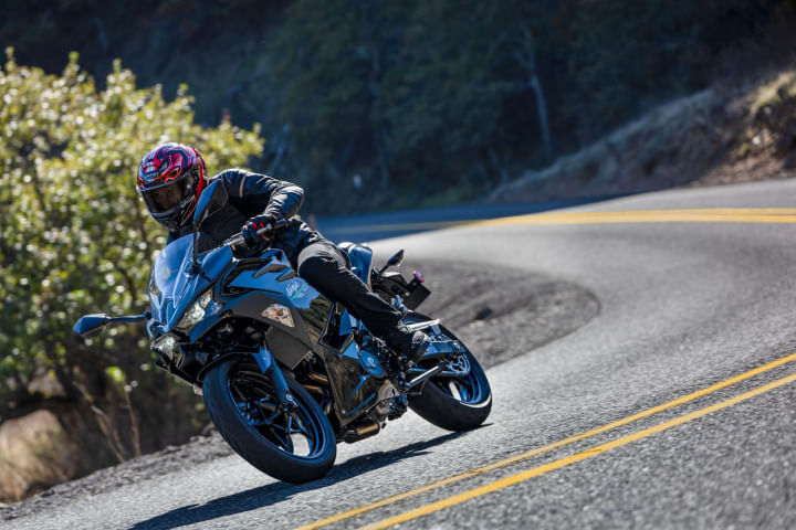Kawasaki Ninja 500 Cornering Shot