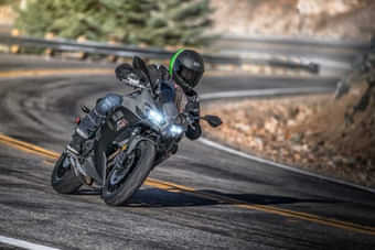 Kawasaki Ninja 650 Cornering Shot Kawasaki Ninja 650 Cornering Shot