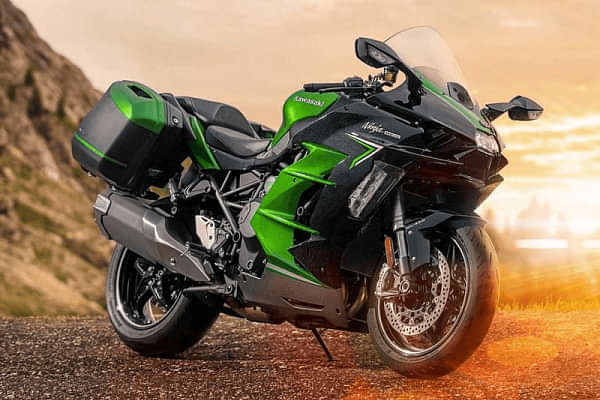 Kawasaki Ninja H2 SX SE Right Front Three Quarter