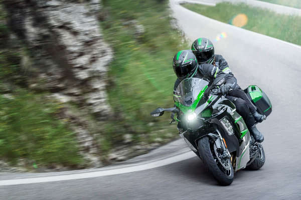 Kawasaki Ninja H2 SX SE Riding Shot