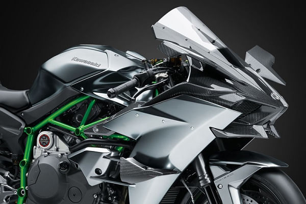 Kawasaki Ninja H2R: H2F Naked Concept | BeMoto