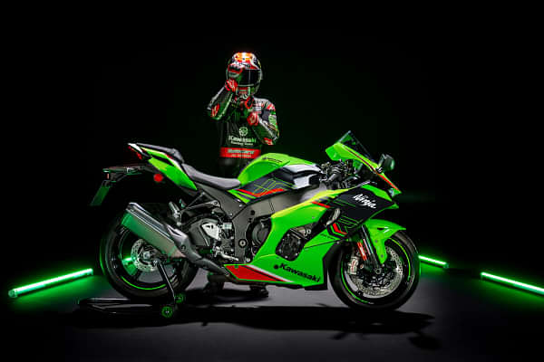 Kawasaki Ninja ZX 10 R Right Side View