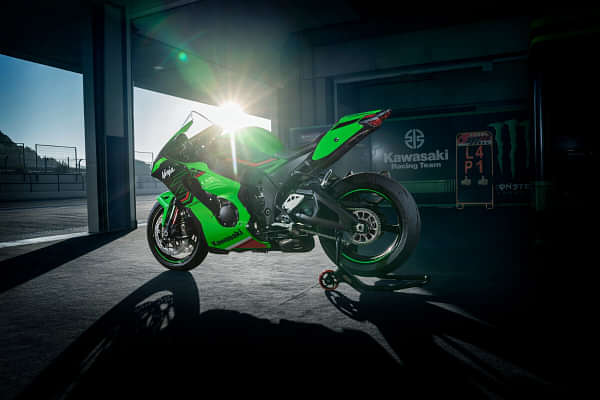 Kawasaki Ninja ZX 10 R Left Side View