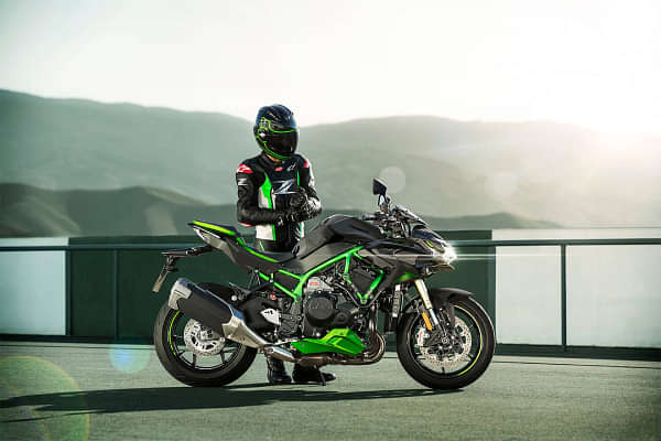 Kawasaki Z H2 Cornering Shot