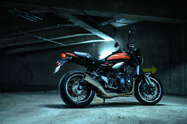 Kawasaki Z900RS Right Side View
