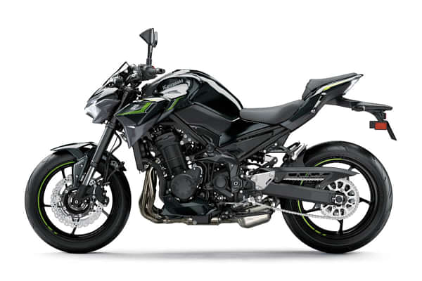 Kawasaki Z900 Left Side View