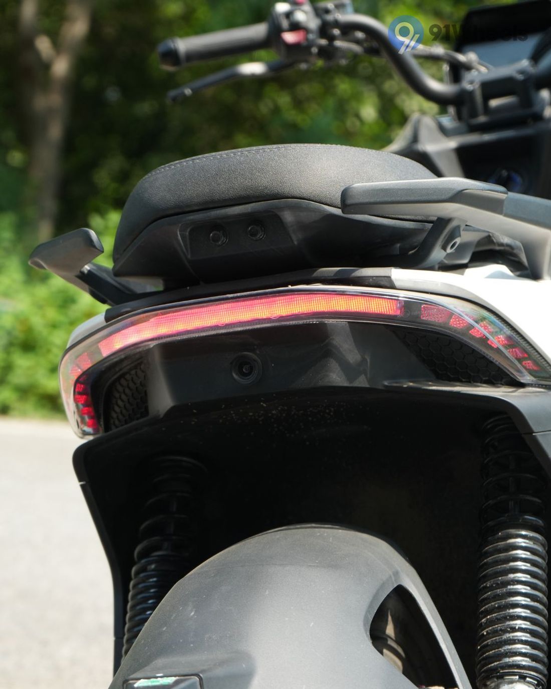 Hypevolt-R Tail Light Hypevolt-R Tail Light
