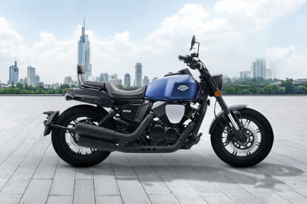 Keeway K-Light 250V Right Side View