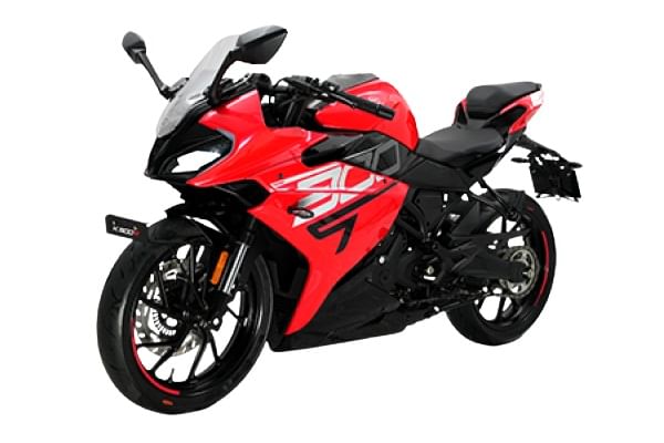 Keeway K300 R 2022-2025 Left Front Three Quarter