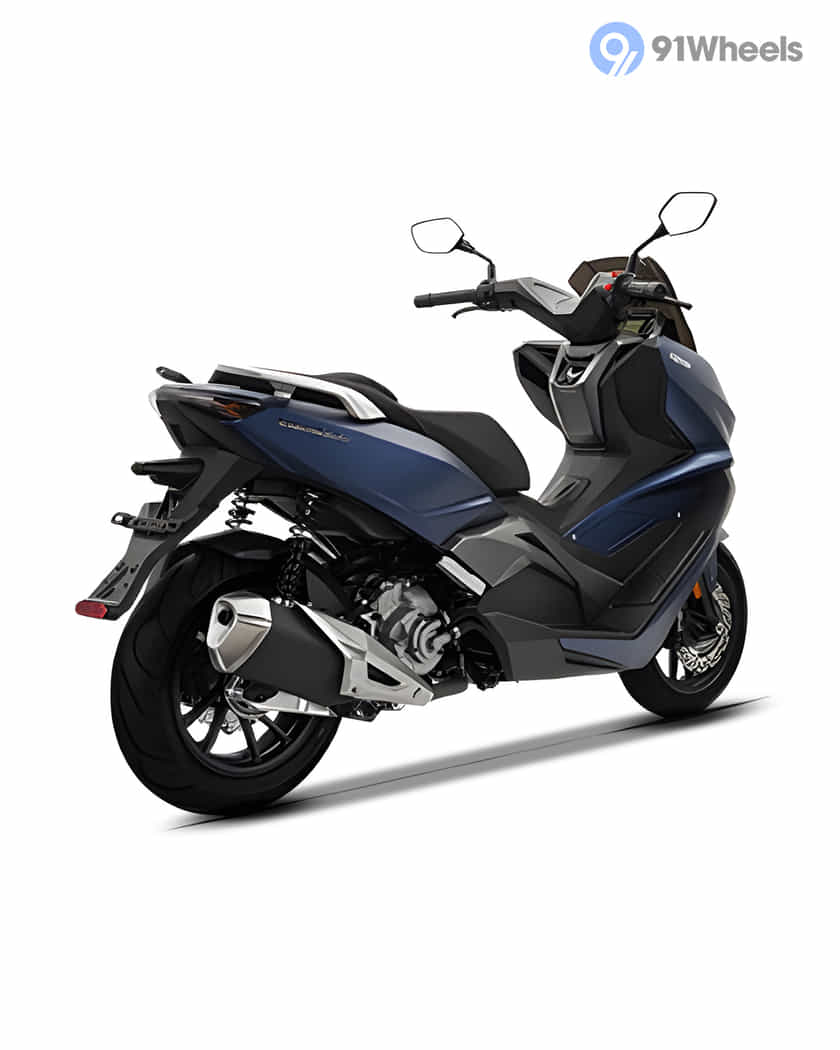 Keeway Vieste 300 Right Rear Three Quarter