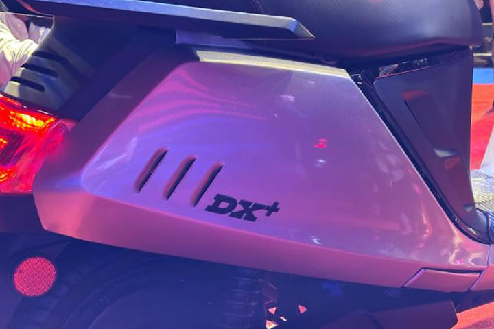 Kinetic DX Right Side Body Panel