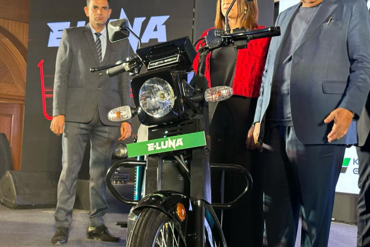 Kinetic E-Luna Front View