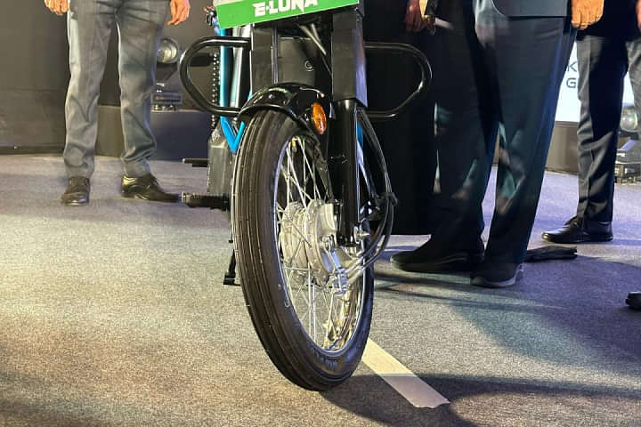 Kinetic E-Luna Front Tyre