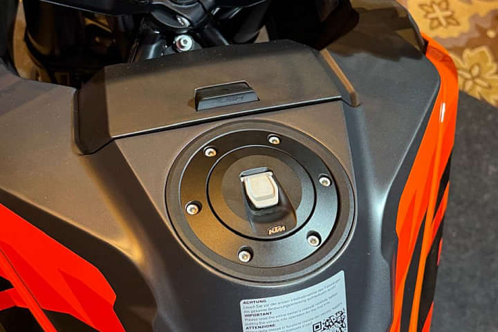 KTM 1290 Super Adventure S Closed Fuel Lid