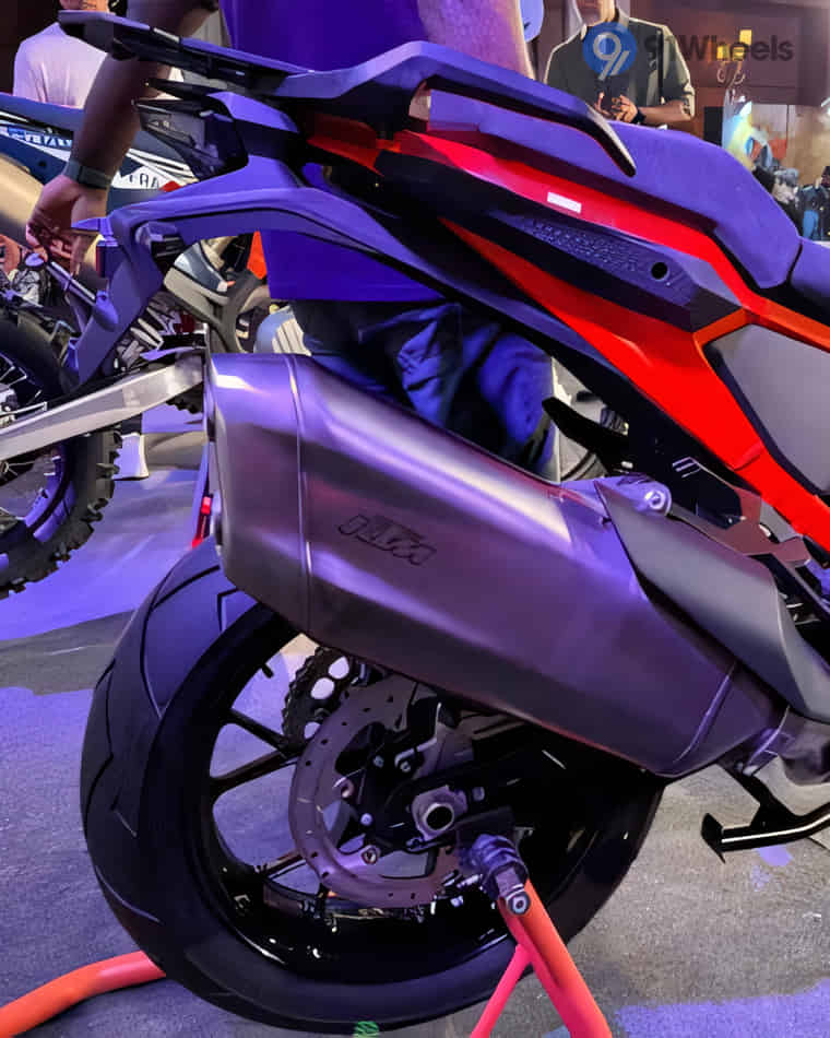 Seats & Comfort - 1 Seats & Comfort - 1