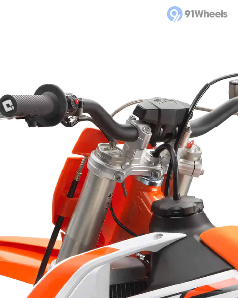 Handlebar & Console Area - 1