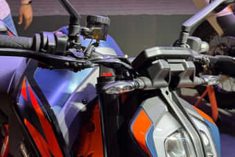 KTM 890 Duke R Front Turn Indicators KTM 890 Duke R Front Turn Indicators