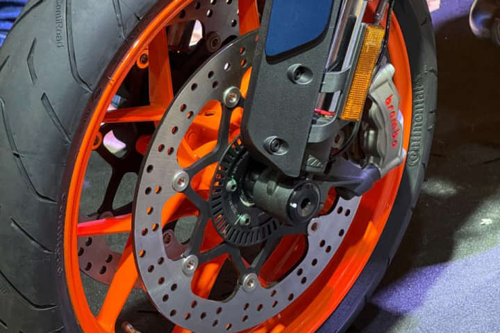 KTM 890 Duke R Front WHeel